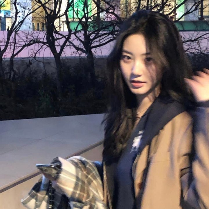 第一次的辣妹海报