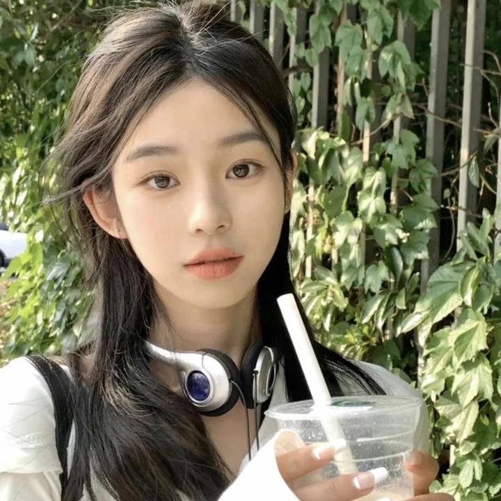 他很怪，他是我爸爸海报